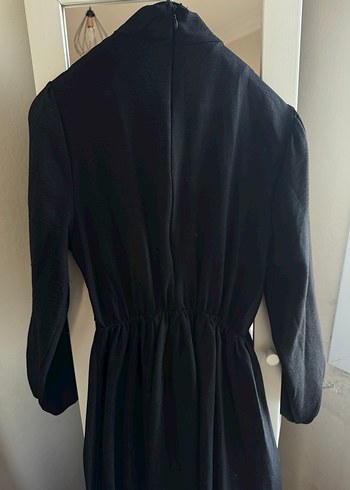 Uzun Siyah Keten Fırfırlı Elbise - Görsel 3