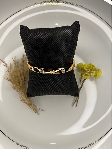 Cartier bileklik özel ilan