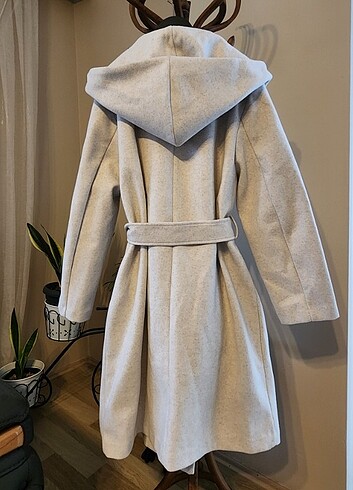 Zara Mont