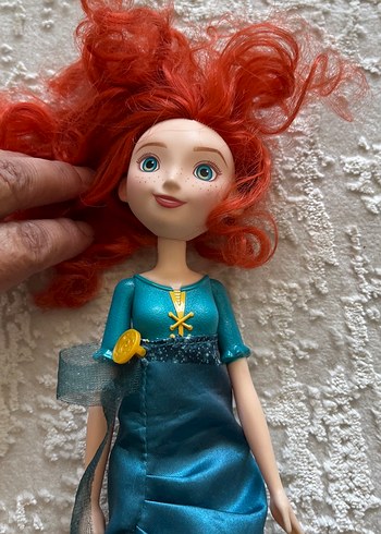 Walt Disney World Kahverengi Çizme ve Turkuaz Elbiseli Bebek
