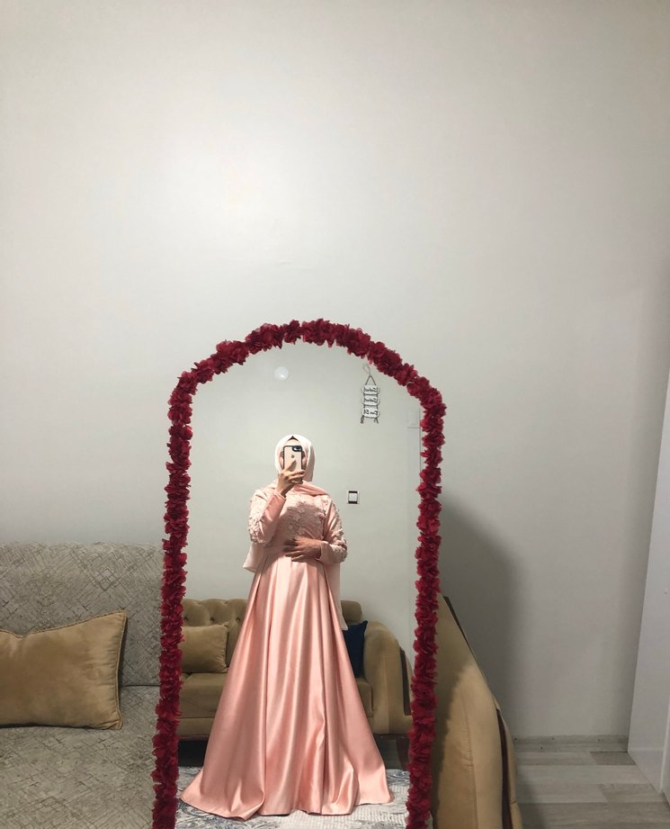 Uzun Pembe Çiçekli Tesettür Nişan Elbisesi - Görsel 2