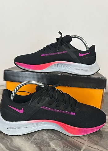 Siyah-Pembe Nike Koşu Ayakkabısı - Görsel 2