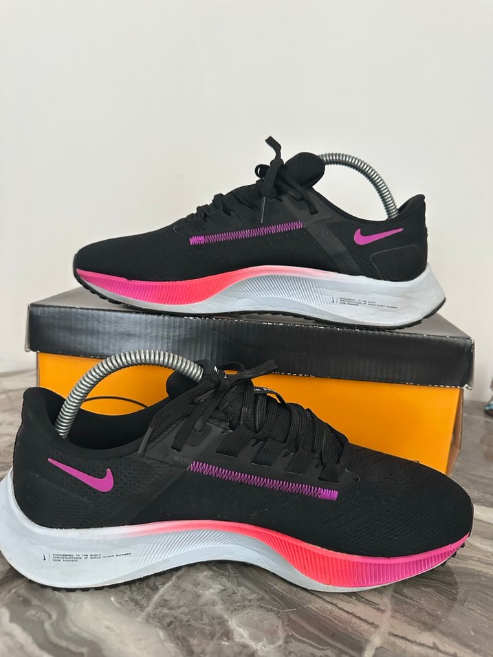 Siyah-Pembe Nike Koşu Ayakkabısı - Görsel 2