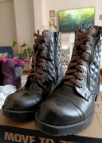 Kare Desenli Fermuarlı Kahverengi Deri Kadın Bot - Görsel 2