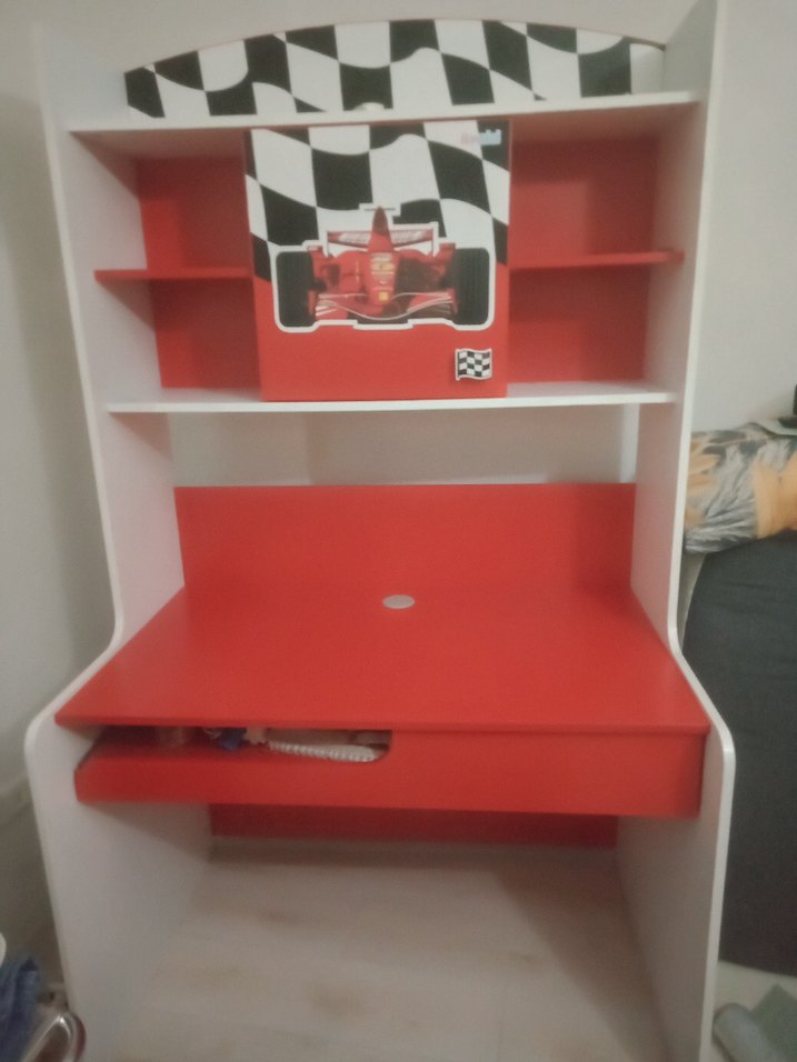 Kırmızı Çocuk Raflı Çalışma Masası - Görsel 3
