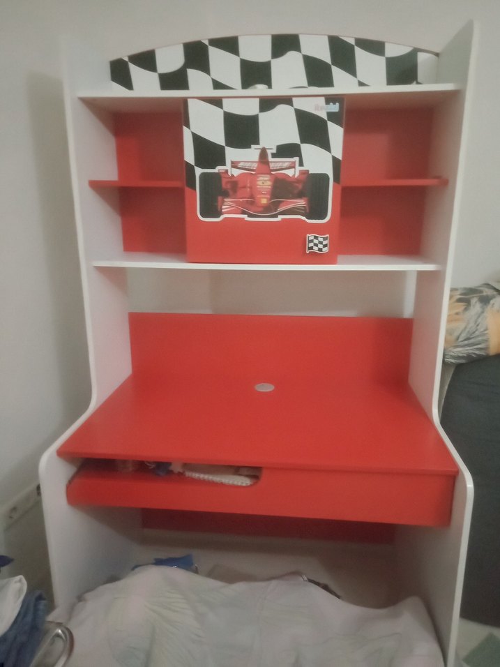 Kırmızı Çocuk Raflı Çalışma Masası - Görsel 4