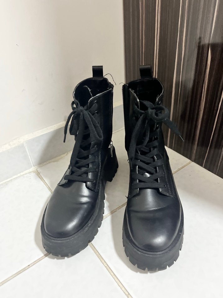 Siyah Zara bot - Görsel 2