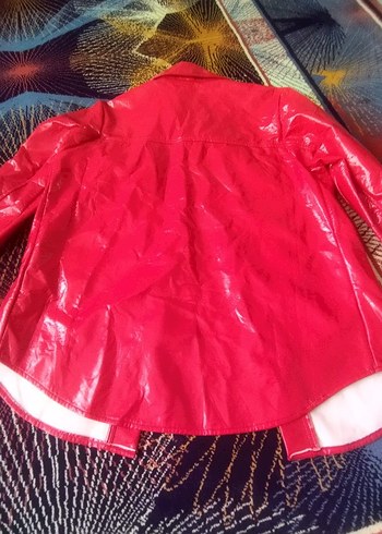 Düğmeli Parlak Kırmızı Kadın Deri Ceket - Görsel 3