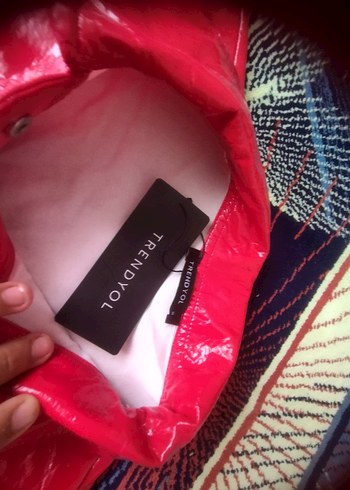 Düğmeli Parlak Kırmızı Kadın Deri Ceket - Görsel 5