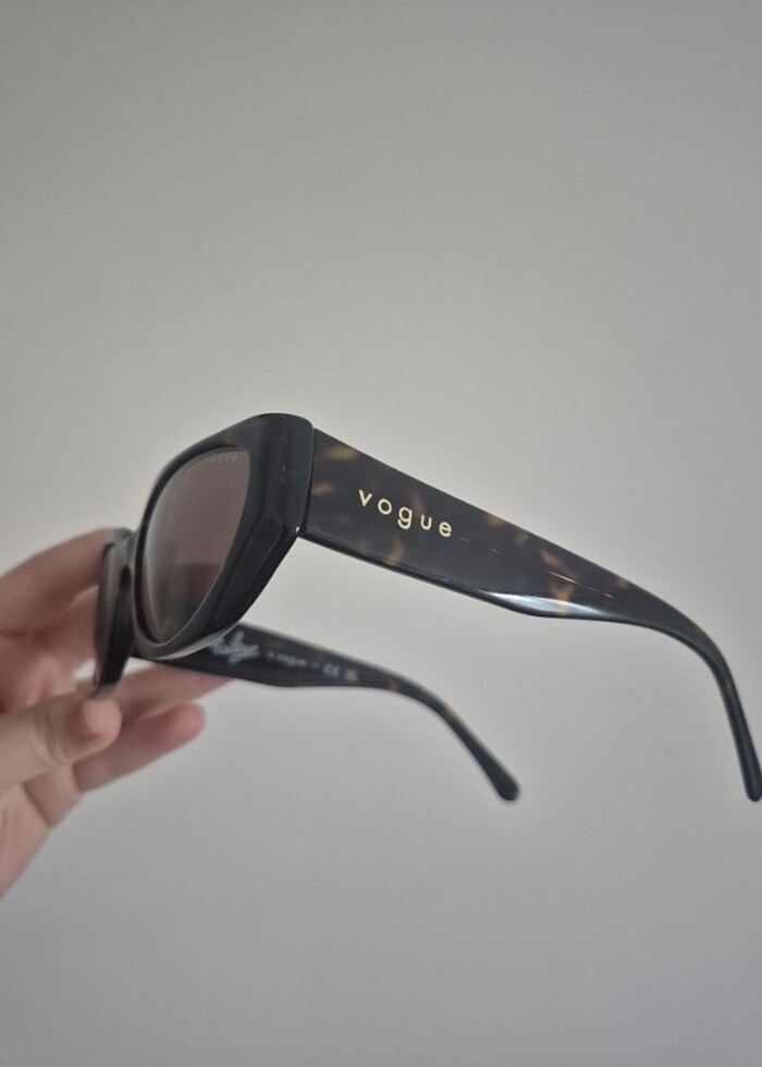 Vogue x Hailey Bieber Güneş Gözlüğü  - Görsel 2