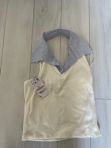 s Beden Stradivarius yakalı top