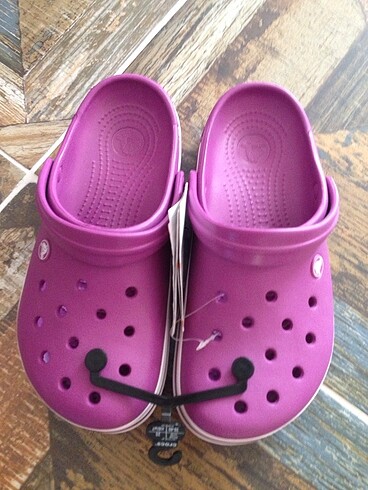 Crocs 39/40 icin uygun. 7/9