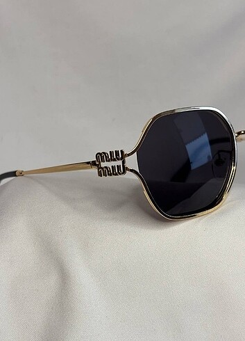 MİU MİU GOLD METAL ÇERÇEVE YENİ MODEL