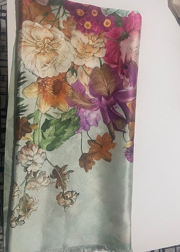 Diğer Pastel Cicekli İnce Sal Siklik Ve Rahatlik Bir Arada