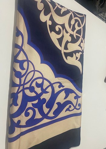 Diğer Lacivert Krem Desenli İpeksi Sal