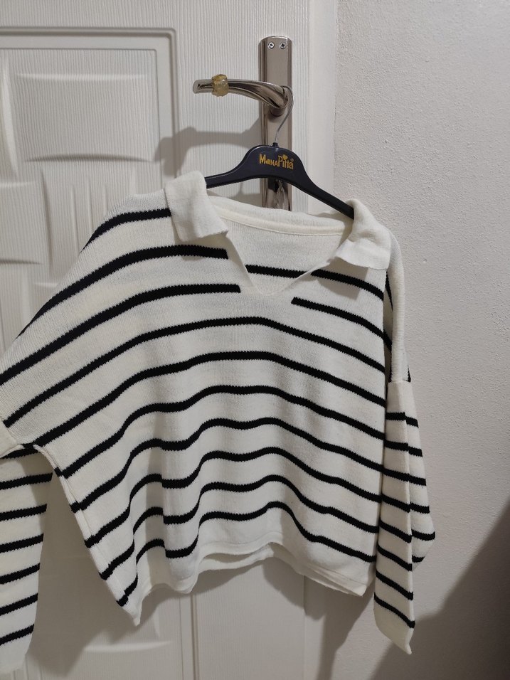 Çizgili Beyaz Pamuklu Kadın Kazak - Görsel 2