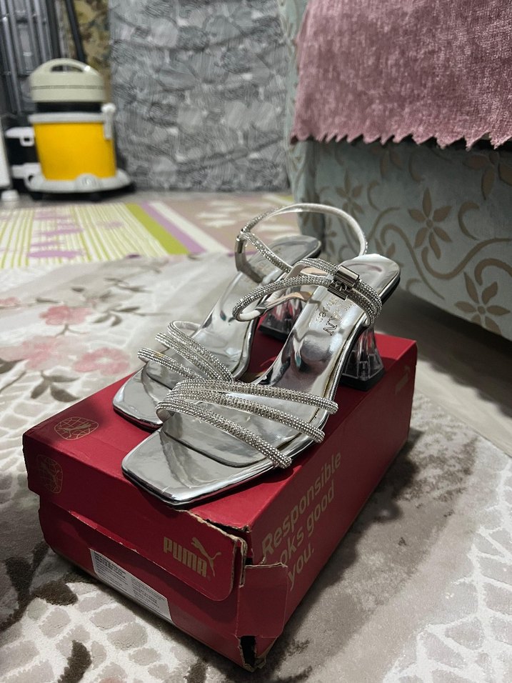 Beyaz Yılan Desenli Tokalı Topuklu Abiye Ayakkabı - Görsel 2