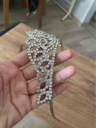 Beden gri Renk Prenses tacı taşlı gümüş rengi