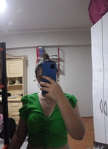 Crop hiç giyinilmemis
