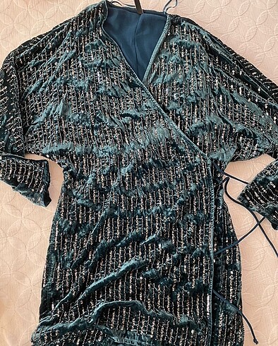 Zara Pullu kadife mini elbise