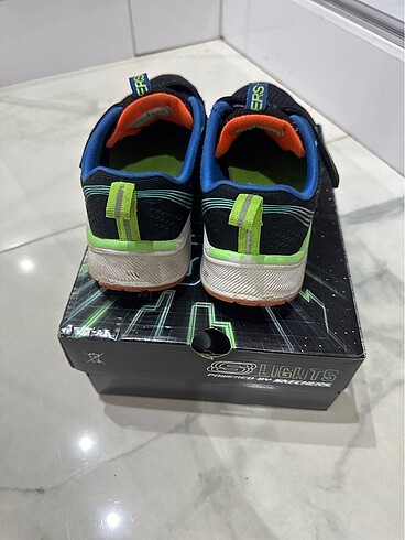 33 Beden Skechers erkek çocuk spor ayakkabı