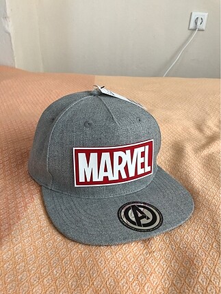 H&M marvel logolu şapka