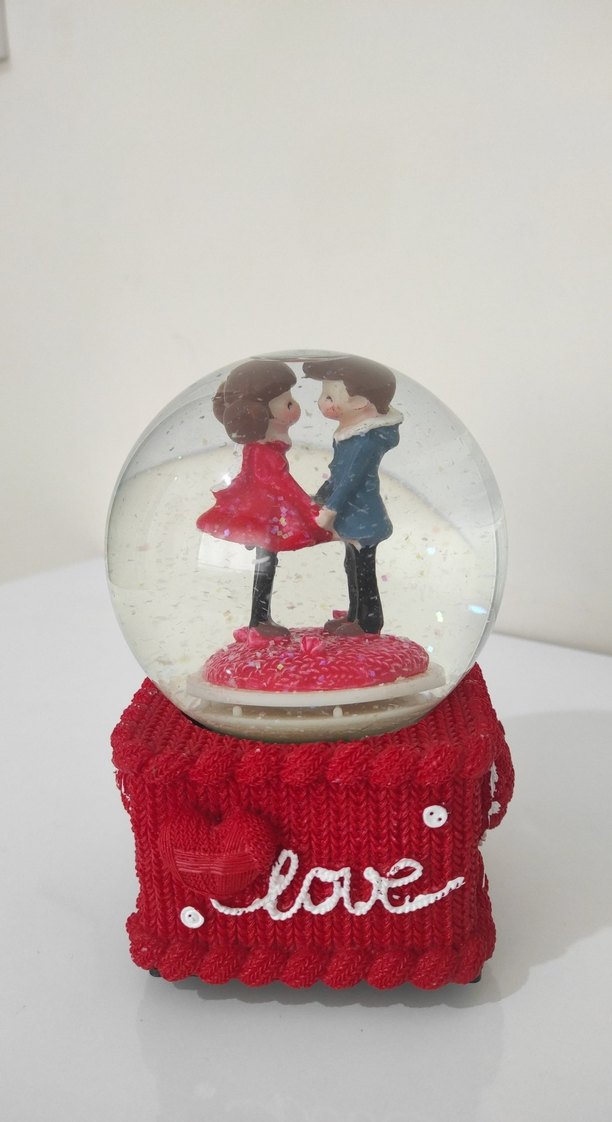 Kırmızı Aşk Temalı Kar Küresi Biblo - Görsel 2