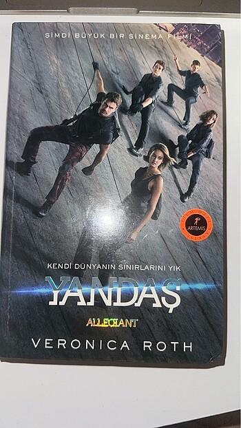  Beden Renk Uyumsuz serisi 3 kitap