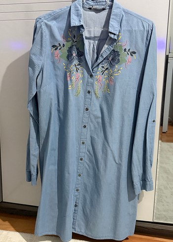 Nakışlı Mavi Denim Gömlek