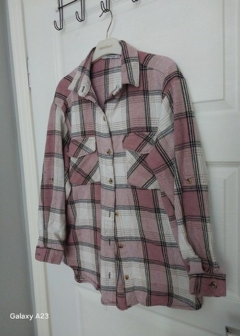 Düğmeli, Uzun Kollu Pembe Kadın Gömlek - Görsel 2