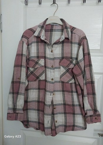 Düğmeli, Uzun Kollu Pembe Kadın Gömlek - Görsel 3