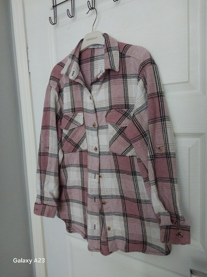 Düğmeli, Uzun Kollu Pembe Kadın Gömlek - Görsel 2