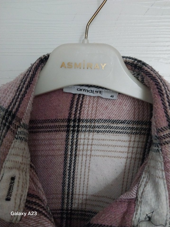 Düğmeli, Uzun Kollu Pembe Kadın Gömlek - Görsel 4