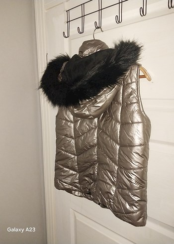 Gri Kürklü Kadın Yelek - Görsel 4