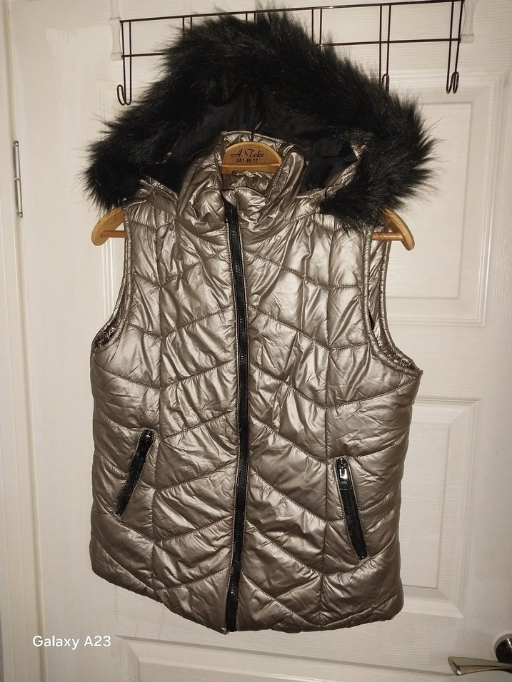 Gri Kürklü Kadın Yelek - Görsel 2