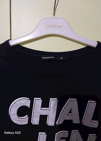 Zincir Detaylı Siyah Kadın Sweatshirt - Görsel 2