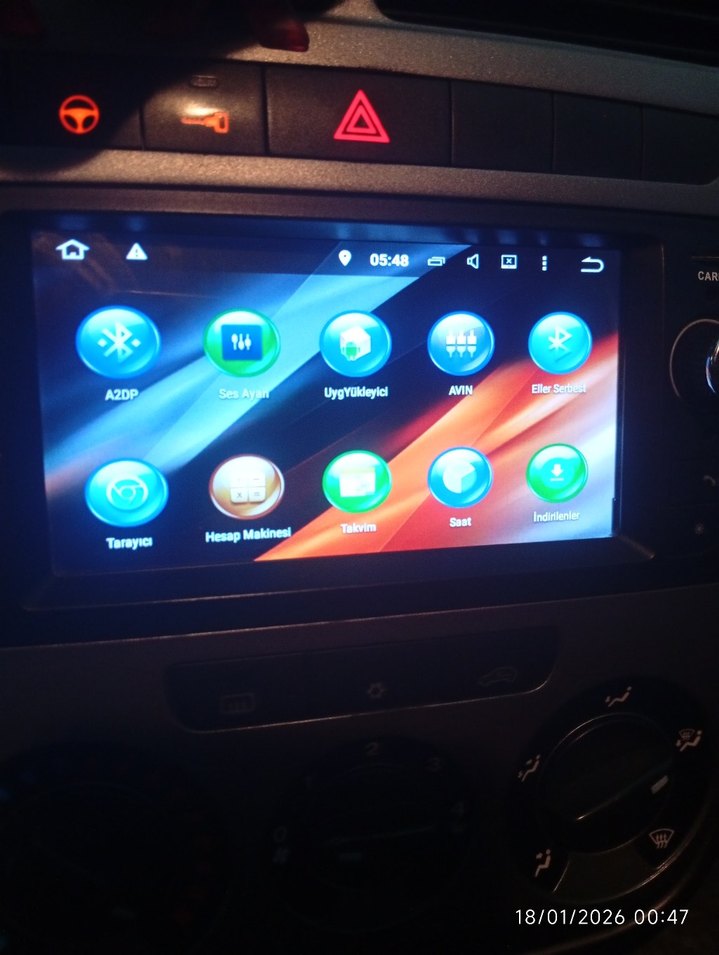 Kırmızı Araç Medya Oynatıcı - Görsel 5