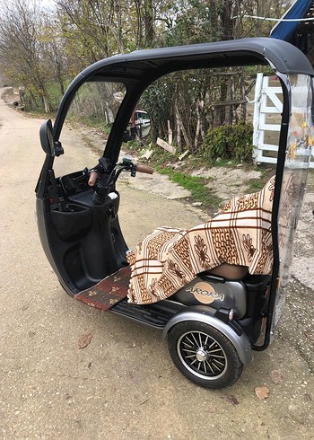 Gri Kapalı Üç Tekerlekli Bisiklet - Görsel 7