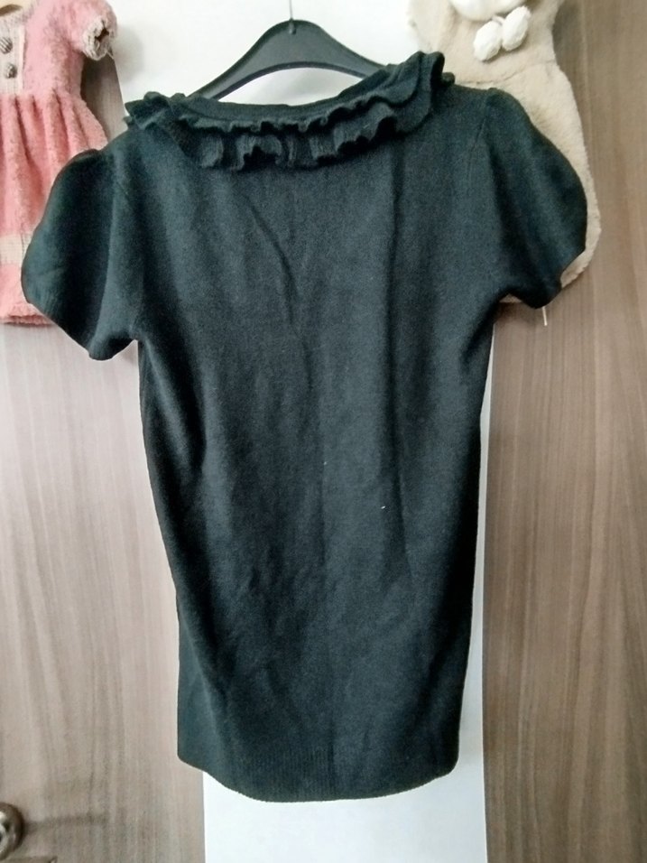 Kısa Kollu Siyah Fırfırlı güller  Kadın Bluz - Görsel 4