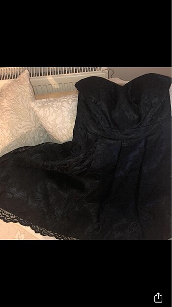 Siyah üzeri fistolu gece elbisesi - Görsel 6