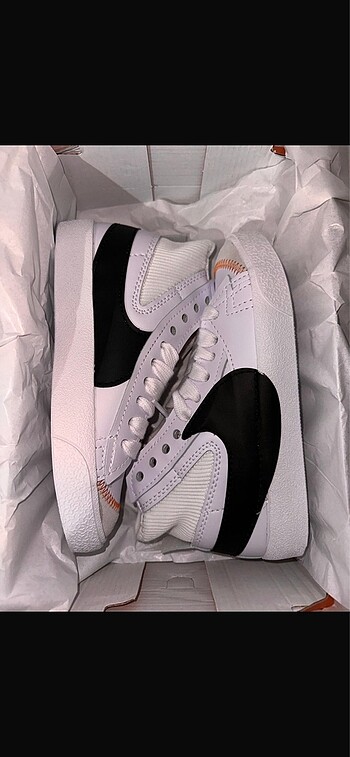 37 Beden beyaz Renk Nike jumbo 77