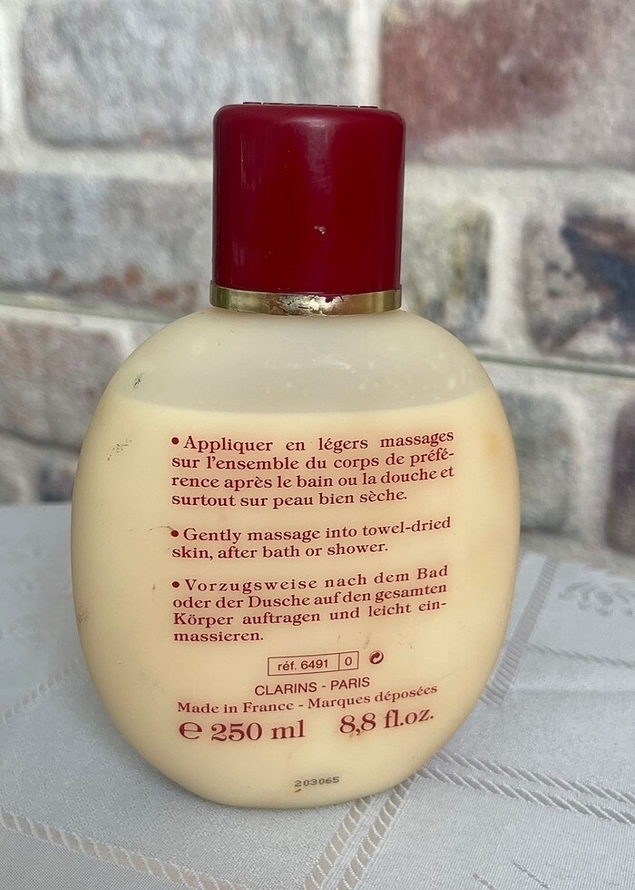 Clarins Parfümlü Body Lotion - Görsel 2