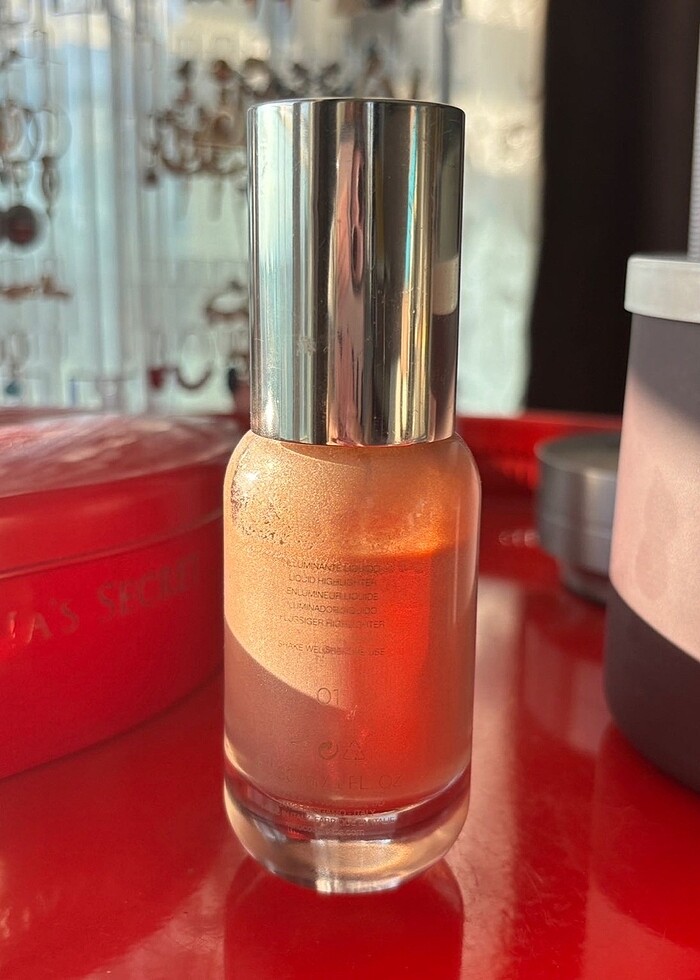 A Holiday Fable Likit Highlighter - Görsel 2