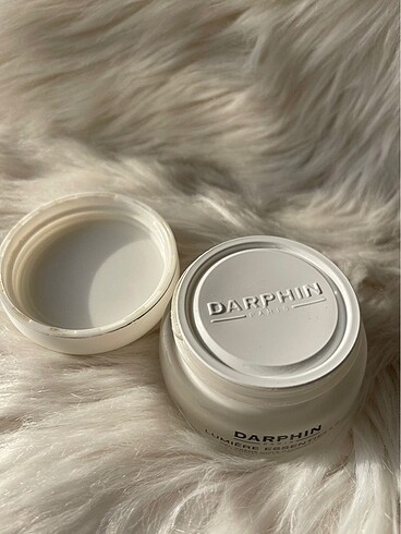 Beden Darphin Lumiere Essentiel Cream 50 ml