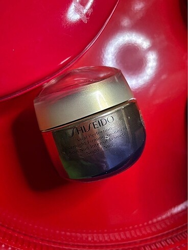 Shiseido Vital Perfection Overnight