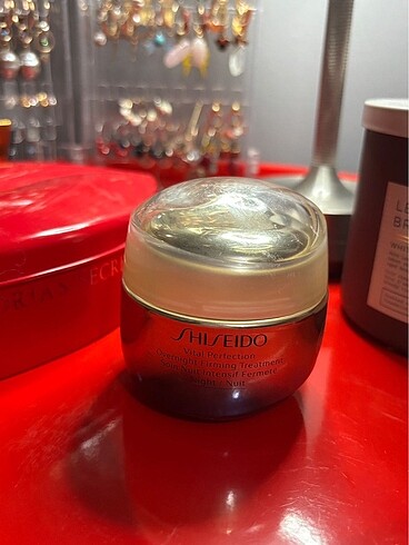  Beden Shiseido Vital Perfection Overnight