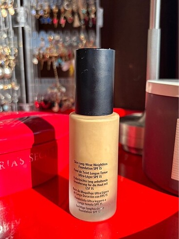 Bobbi Brown WEİGHTLESS SKİN FOUNDATİON Warm Natural