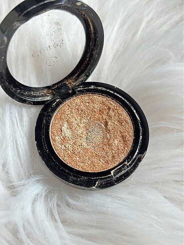 Claires L-shine Eyeshadow Gold Far