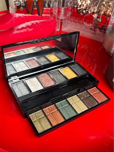 Bobbi Brown Sandstone Far Paleti
