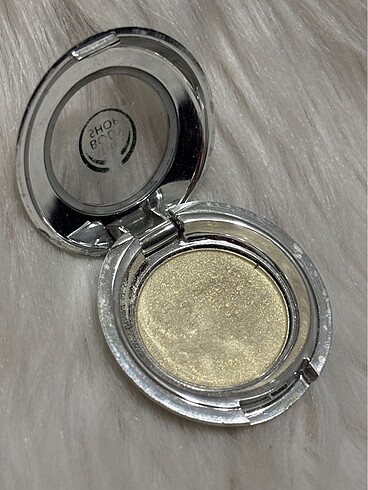 Beden The Body Shop Eyeshadows Eye Shimmer 02